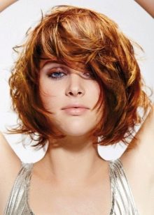 Філіруваний чубчик (93 фото): як правильно зробити косу, пряму і проріджену чубок на бік в домашніх умовах звичайними та філірувальними ножицями?