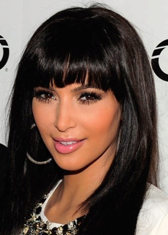 Філіруваний чубчик (93 фото): як правильно зробити косу, пряму і проріджену чубок на бік в домашніх умовах звичайними та філірувальними ножицями?