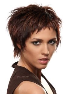 Філіруваний чубчик (93 фото): як правильно зробити косу, пряму і проріджену чубок на бік в домашніх умовах звичайними та філірувальними ножицями?