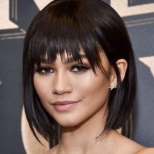 Філіруваний чубчик (93 фото): як правильно зробити косу, пряму і проріджену чубок на бік в домашніх умовах звичайними та філірувальними ножицями?