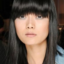 Філіруваний чубчик (93 фото): як правильно зробити косу, пряму і проріджену чубок на бік в домашніх умовах звичайними та філірувальними ножицями?