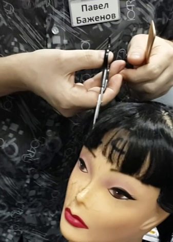 Філіруваний чубчик (93 фото): як правильно зробити косу, пряму і проріджену чубок на бік в домашніх умовах звичайними та філірувальними ножицями?