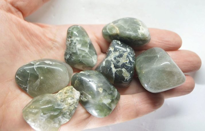 Камінь котяче око (42 фото): як виглядає натуральний мінерал? Значення і магічні властивості, опис рожевих і зелених, блакитних і білих каменів