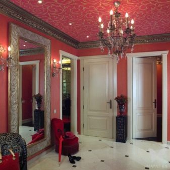 Колір передпокою (71 фото): жовта і червона, бузкова і жовта, фіолетова і помаранчева, поєднання кольорів в інтер’єрі коридору