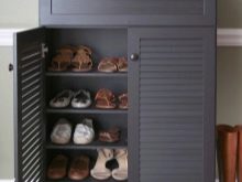 Комод для взуття в передпокій (63 фото): вузькі білі обувниці з полицями та інші взуттєві комоди. Як вибрати?