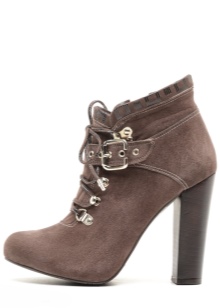 Короткі ботильйони (22 фото): з чим носити моделі на високому каблуці