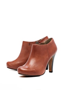 Короткі ботильйони (22 фото): з чим носити моделі на високому каблуці