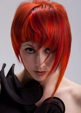 Короткі червоні волосся (33 фото): відтінки червоного кольору для дівчат зі стрижкою каре з чубчиком і без