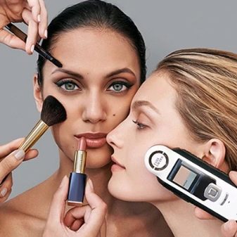 Косметика Estee Lauder: набір декоративної косметики December PWP. Чиє виробництво? Відгуки косметологів
