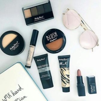 Косметика Ruby Rose: країна-виробник. Опис косметичних наборів декоративної косметики. Плюси і мінуси
