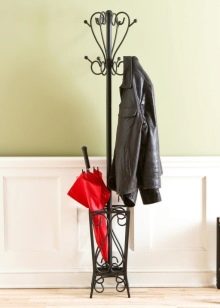 Ковані вішалки в передпокій (42 фото): вибираємо настінні і підлогові ковані вішалки, приклади в інтер’єрі