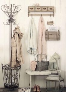 Ковані вішалки в передпокій (42 фото): вибираємо настінні і підлогові ковані вішалки, приклади в інтер’єрі