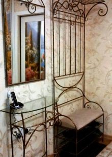 Ковані вішалки в передпокій (42 фото): вибираємо настінні і підлогові ковані вішалки, приклади в інтер’єрі