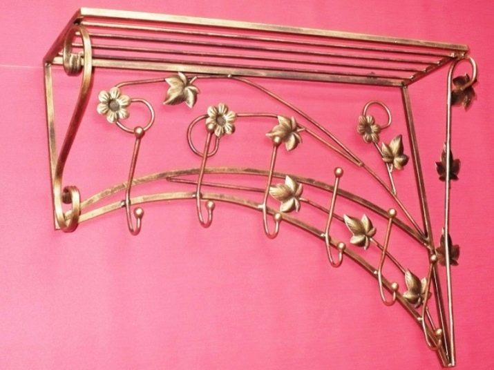 Ковані вішалки в передпокій (42 фото): вибираємо настінні і підлогові ковані вішалки, приклади в інтер’єрі