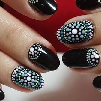 Красиві візерунки на нігтях (22 фото): як зробити манікюр з орнаментом у домашніх умовах?
