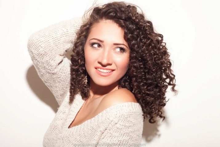 Кучері за допомогою олівця: як правильно накрутити локони на олівець? Як зробити дрібні кучерики?