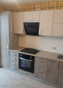 Кухні під бетон (33 фото): вибір кухонного гарнітура з фасадами світлого і темного сірого бетонного кольору, приклади в інтер’єрі