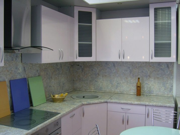 Кухні в будинку-кораблі (46 фото): дизайн кухні розміром 6 кв. метрів і ремонт інших маленьких кухонь, ідеї планування