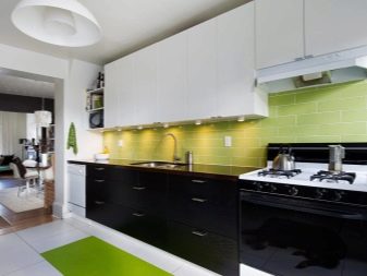 Кухні з білим верхом і темним низом (45 фото): вибираємо кухонні гарнітури з чорним і коричневим низом, поєднання білого з кольором венге і капучіно в меблях
