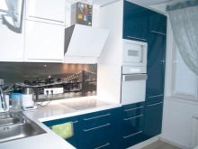 Кухні з білим верхом і темним низом (45 фото): вибираємо кухонні гарнітури з чорним і коричневим низом, поєднання білого з кольором венге і капучіно в меблях
