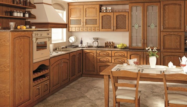 Кухні з масиву дуба (44 фото): плюси і мінуси натуральної дерев’яної меблів. Кухонний гарнітур в сучасному стилі з патиною