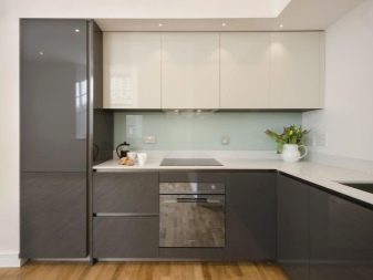 Кухня кольору ванілі (55 фото): кухонні гарнітури ванільного кольору з шоколадом і кавою з молоком, інші варіанти інтер’єру. Як підібрати шпалери?