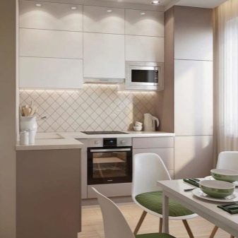 Кухня кольору ванілі (55 фото): кухонні гарнітури ванільного кольору з шоколадом і кавою з молоком, інші варіанти інтер’єру. Як підібрати шпалери?