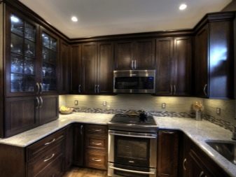 Кухня під дерево в сучасному стилі (27 фото): дизайн кутових і прямих кухонних гарнітурів під дерево в сучасному стилі в інтер’єрі