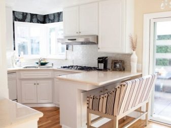 Кухня з мийкою в кутку (43 фото): кухонний гарнітур з кутовою раковиною, варіанти дизайну інтер’єру