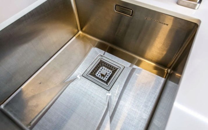 Кухонні мийки Omoikiri (26 фото): огляд мийок з нержавіючої сталі та інших матеріалів для кухні з Японії