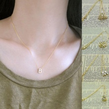 Кулон буква (55 фото): золотий кулон у вигляді А, Ц, срібні підвіски букви С, М, Т, Л, Д, Н, Е