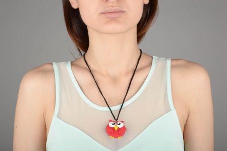 Кулон сова (33 фото): срібло і біле золото, що символізує срібний кулон у вигляді сови, його значення