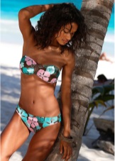 Купальник-бандо (63 фото): моделі з ліфом пуш-ап, з паєтками, злитий і роздільний, чорний з рюшами