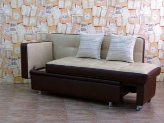 Кушетки на кухню (44 фото): вузькі розкладні кушетки-дивани зі спальним місцем, кухонні моделі з ящиками для зберігання, маленькі кутові варіанти