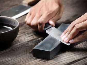 Кут заточування ножів: під яким кутом точити кухонний ніж? Як визначити правильний кут залежно від призначення інструменту? Як виставити оптимальне значення?