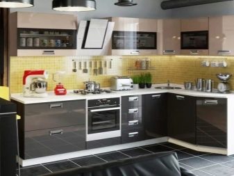 Кутові кухні з мийкою в кутку (49 фото): проекти і вибір кутових кухонних гарнітурів з раковиною в кутку, варіанти дизайну інтер’єру кухні