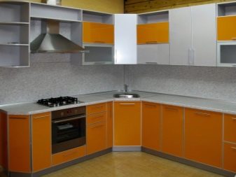 Кутові кухні з пластика (33 фото): ідеї дизайну, варіанти колірних рішень пластикових кухонних гарнітурів в алюмінієвій рамці