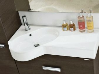 Кутові раковини з тумбою для ванної кімнати: вибираємо умивальник з висотою 40 см і 50 см і інші кутові варіанти з тумбою