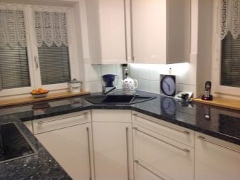 Кутові шафи на кухню (56 фото): огляд підлогових кухонних шафок, варіанти гарнітурів з нижніми шафами зі скошеним кутом
