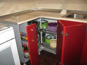 Кутові шафи на кухню (56 фото): огляд підлогових кухонних шафок, варіанти гарнітурів з нижніми шафами зі скошеним кутом