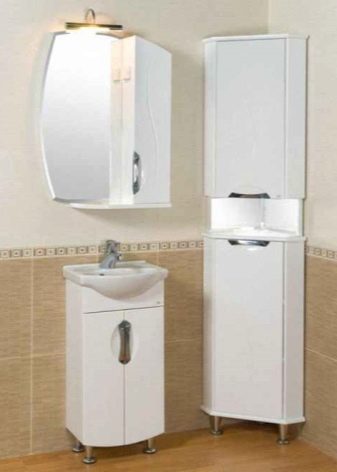 Кутові шафи у ванну кімнату (55 фото): пластиковий й інші різновиди. Рожевий і інші забарвлення. Поради щодо вибору