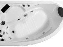 Кутові ванни в маленькій ванній (фото 48): розміри невеликих кутових ванн, приклади в інтер’єрі