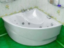 Кутові ванни в маленькій ванній (фото 48): розміри невеликих кутових ванн, приклади в інтер’єрі