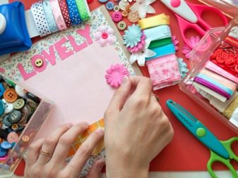 Листівки у техніці скрапбукінг на 8 Березня (34 фото): ідеї та майстер-класи зі створення альбому з сюрпризом своїми руками