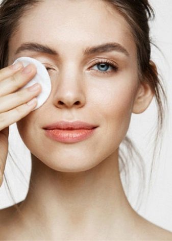 Міцелярна вода Eveline: з гіалуронової кислотою і Facemed, «Рожева» і 3 в 1, очищає й інші, відгуки