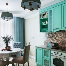 М’ятні кухні (58 фото): вибір кухонного гарнітура кольору м’яти в інтер’єр. Дизайн біло – і сіро-м’ятних глянцевих гарнітурів. Поєднання зі шпалерами на стінах