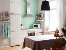 М’ятні кухні (58 фото): вибір кухонного гарнітура кольору м’яти в інтер’єр. Дизайн біло – і сіро-м’ятних глянцевих гарнітурів. Поєднання зі шпалерами на стінах