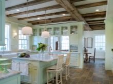 М’ятні кухні (58 фото): вибір кухонного гарнітура кольору м’яти в інтер’єр. Дизайн біло – і сіро-м’ятних глянцевих гарнітурів. Поєднання зі шпалерами на стінах