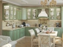 М’ятні кухні (58 фото): вибір кухонного гарнітура кольору м’яти в інтер’єр. Дизайн біло – і сіро-м’ятних глянцевих гарнітурів. Поєднання зі шпалерами на стінах
