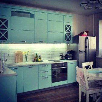 М’ятні кухні (58 фото): вибір кухонного гарнітура кольору м’яти в інтер’єр. Дизайн біло – і сіро-м’ятних глянцевих гарнітурів. Поєднання зі шпалерами на стінах